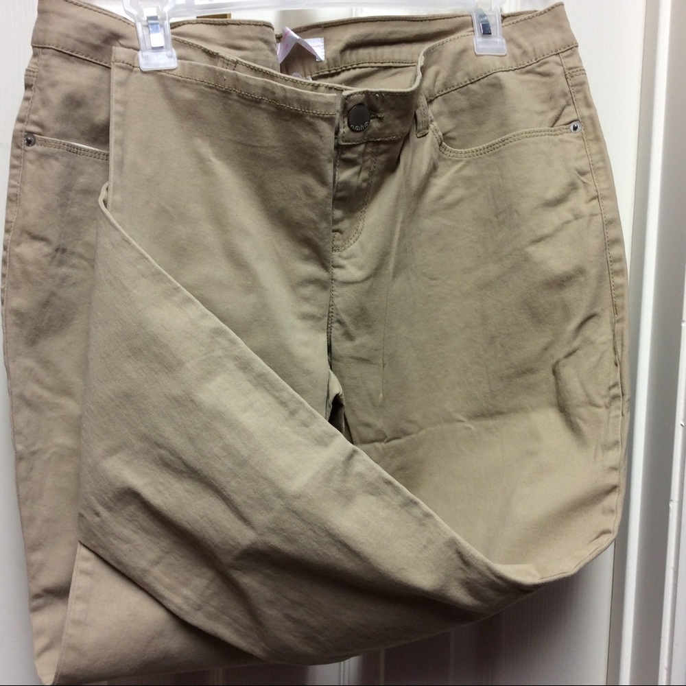New No Boundaries junior 17 skinny jeans beige